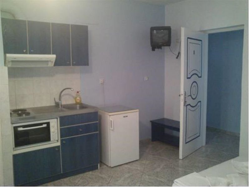 Christos Makrinos Rooms 阿达玛斯 外观 照片